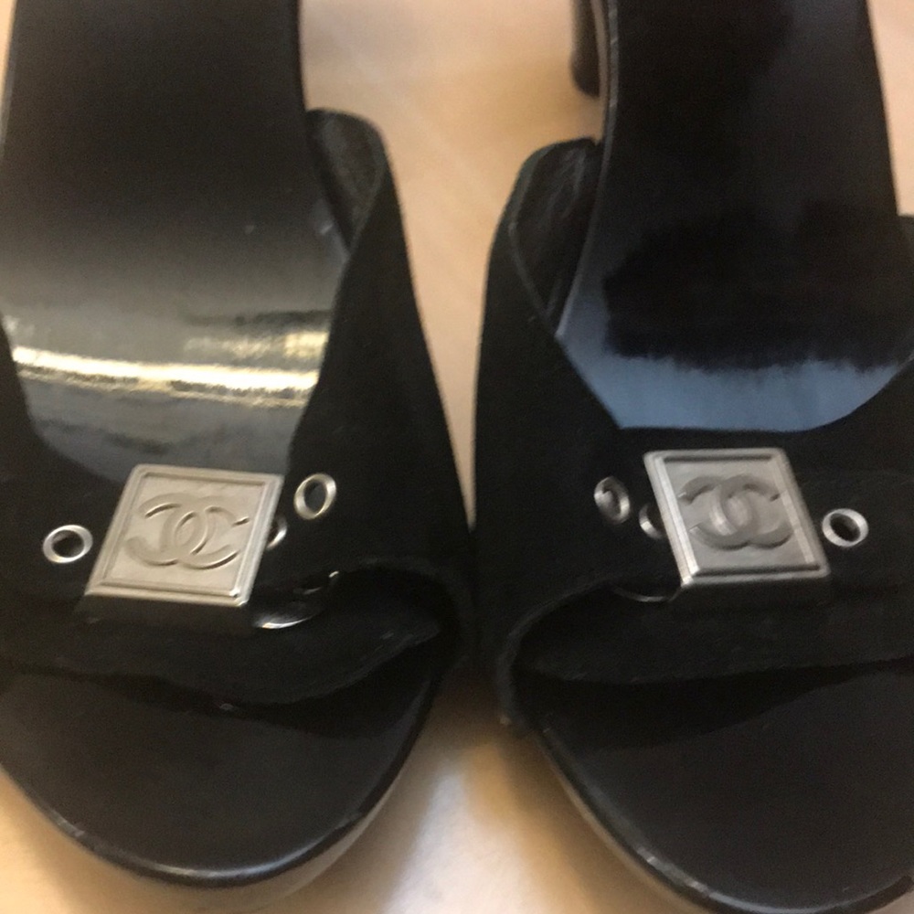 Channel Shoes - Picture 4 of 8